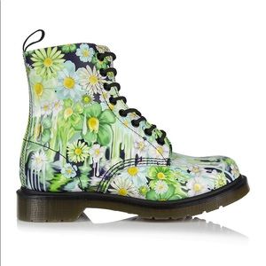 Dr. Martens Pascal 8-eye